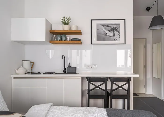 Elegant Studio With Airconditioner And Elevator, 9 Min Walk To Old Town