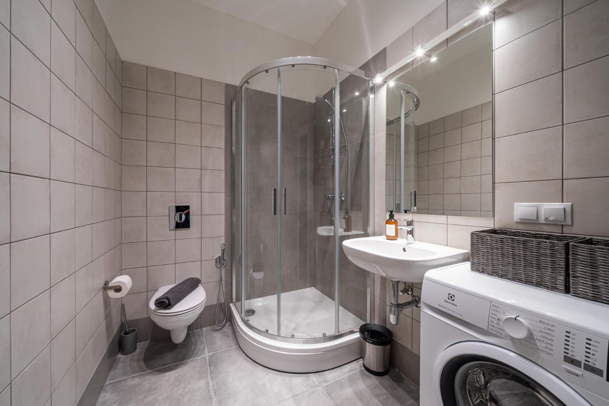 Elegant With Airconditioner And Elevator, 9 Min Walk To Old Town * Riga